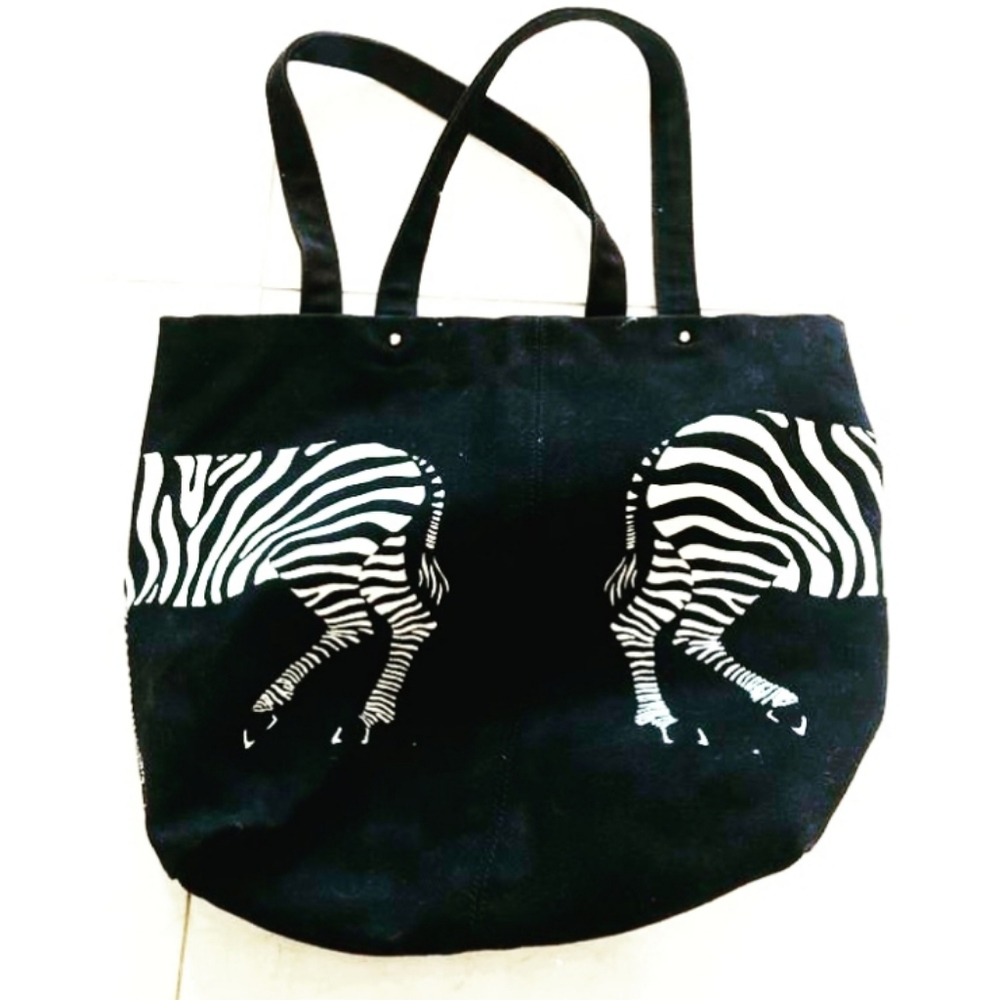 🎉 HOST PIC 🎉🎉 Authentic Kate Spade Zebra Tote - Picture 2 of 6